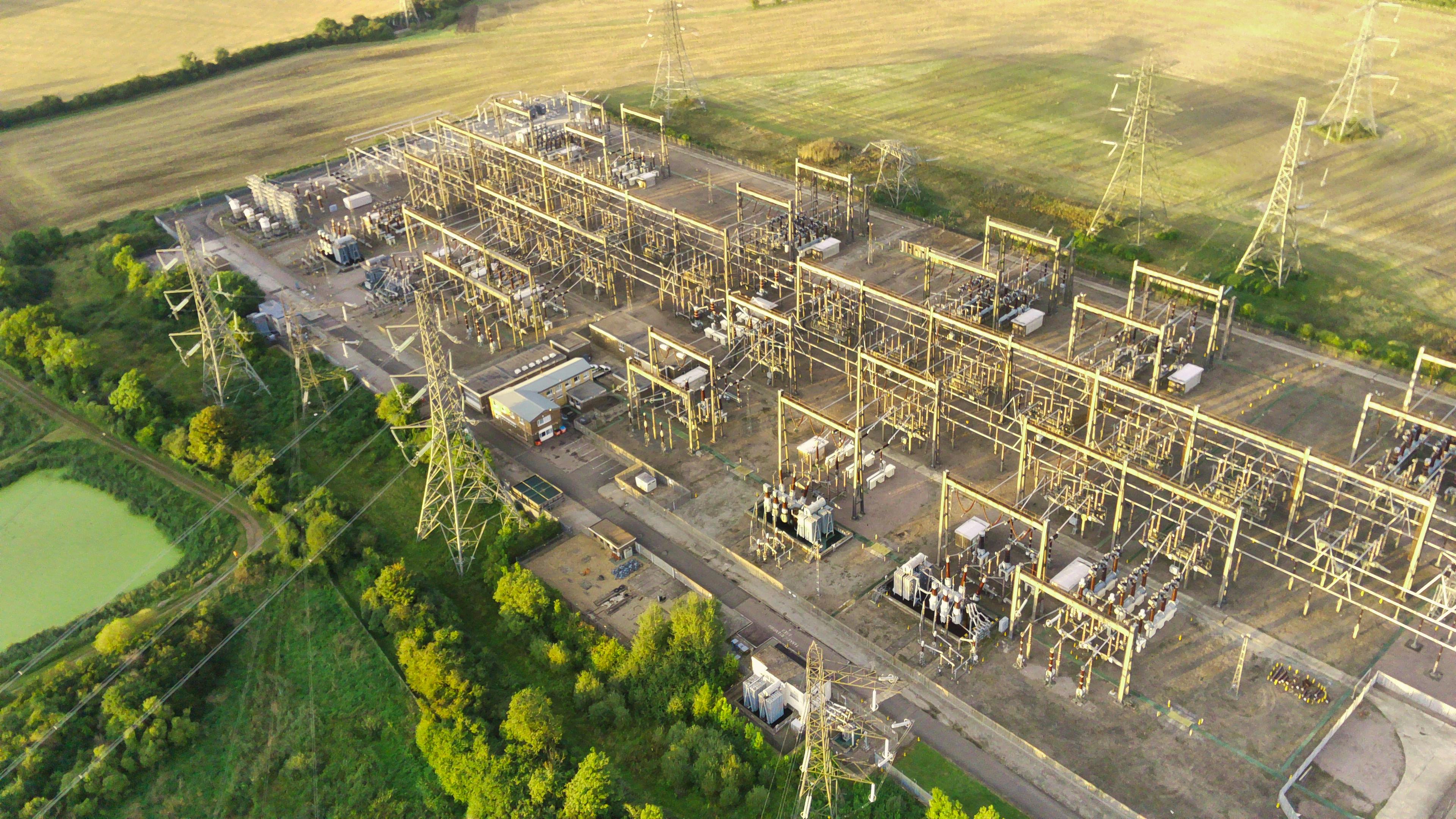 Power grid high-voltage transmission lines